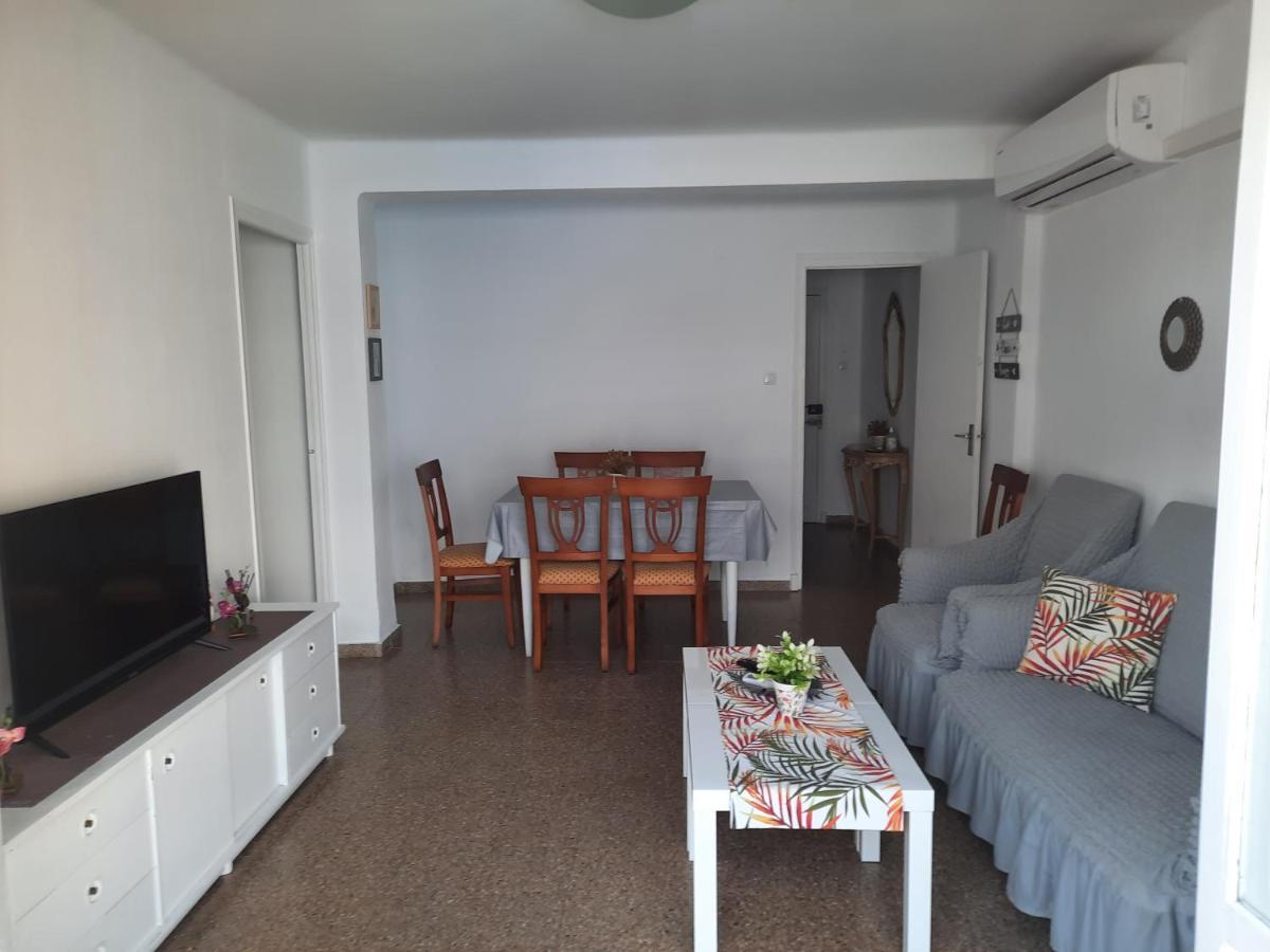 Sun & Sea 3 Bedroom Apartment De Grau غانديا المظهر الخارجي الصورة